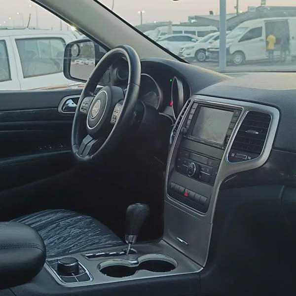 Jeep Grand Cherokee 2011 GCC Specs