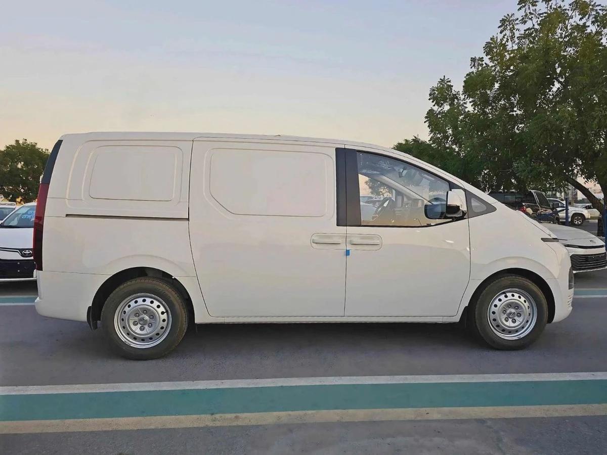 Hyundai Staria CARGO / 2.2L V4 DIESEL / MANUAL GEAR BOX / 2 STR (CODE # STCD)-1-1