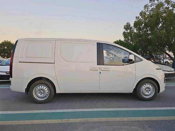 Hyundai Staria CARGO / 2.2L V4 DIESEL / MANUAL GEAR BOX / 2 STR (CODE # STCD)