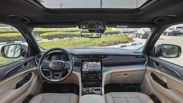 2025 JEEP GRAND CHEROKEE L LIMITED PLUS LUXURY GCC 0Km With 3 Years Or 60,000 Km Warranty