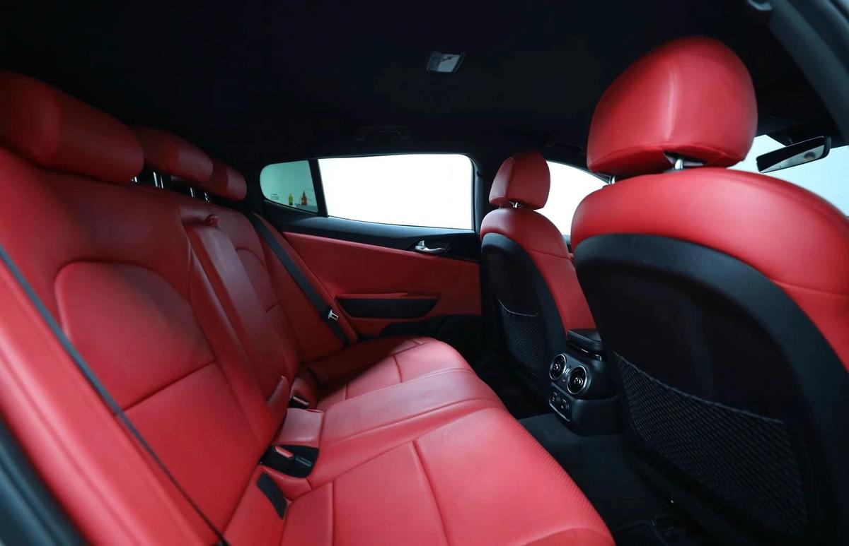 Kia Stinger | GT Line | V4 2.5L-8-8