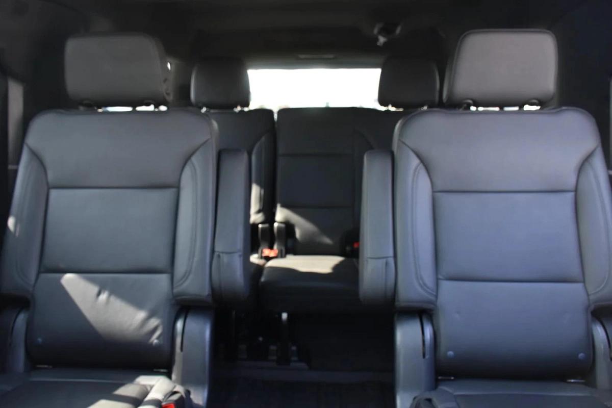 CHEVROLET SUBURBAN LT 6 SEATS 2022 | WHITE-14-14