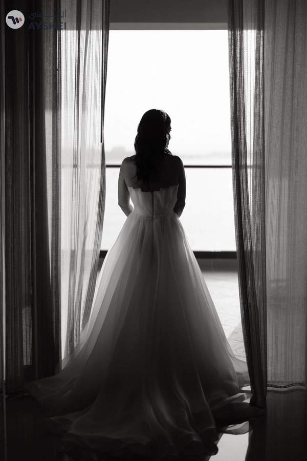 Elegant Wedding dress made from finest organza for sale