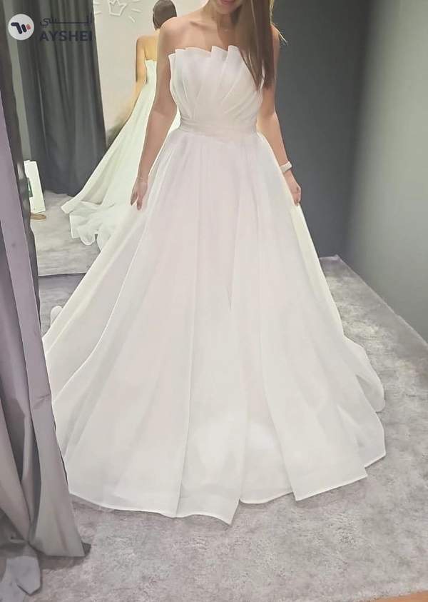 Elegant Wedding dress made from finest organza for sale