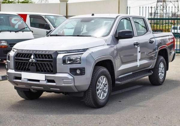 Mitsubishi L200 Mitsubishi L200 / Triton GLX 4WD 2.4L Diesel MT High Line 2025