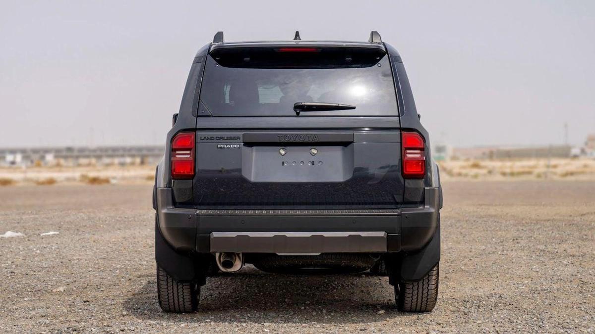 Toyota Prado Adventure Mono Tone 2.4T-2-2