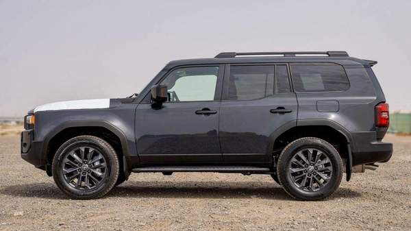 Toyota Prado Adventure Mono Tone 2.4T
