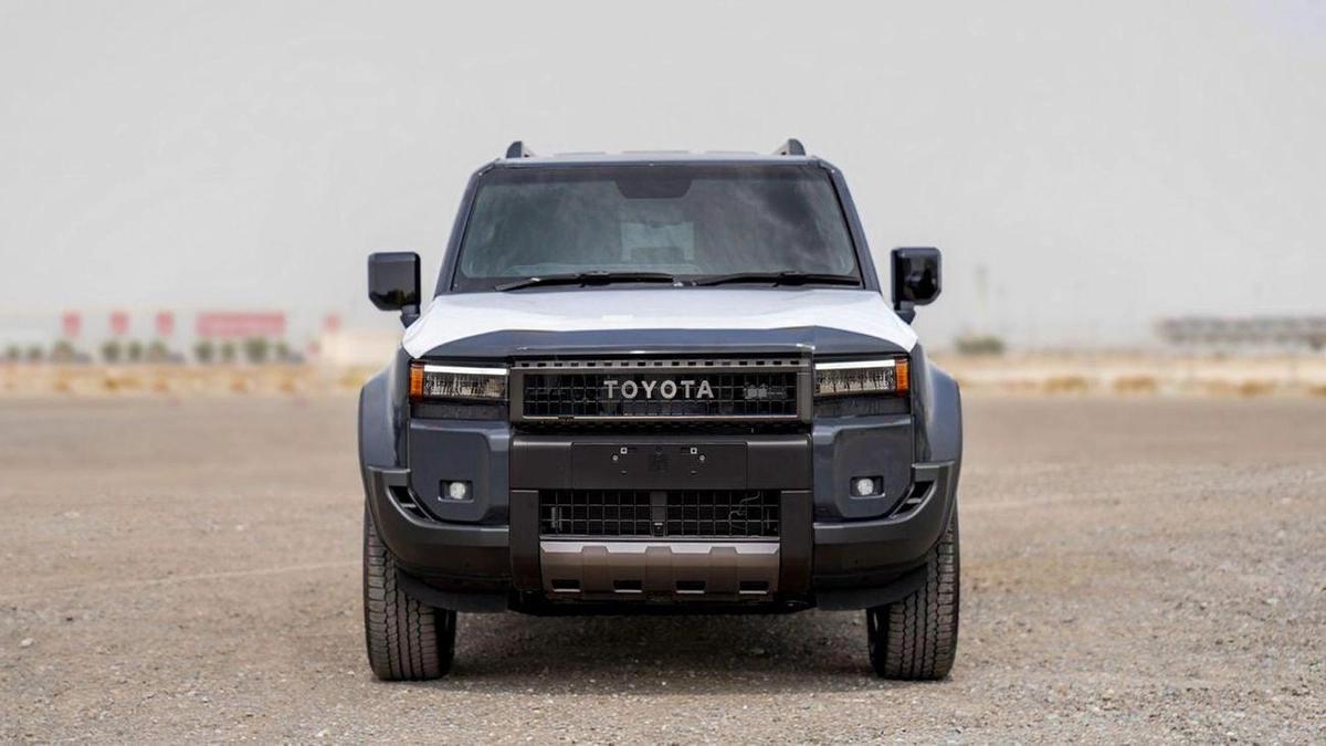Toyota Prado Adventure Mono Tone 2.4T-5-5