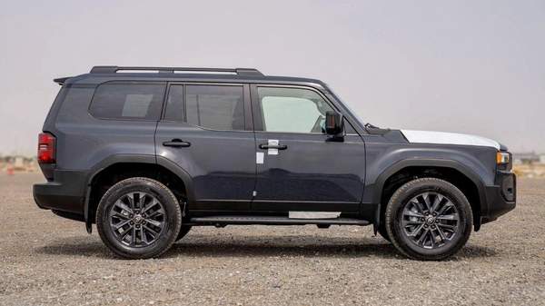 Toyota Prado Adventure Mono Tone 2.4T