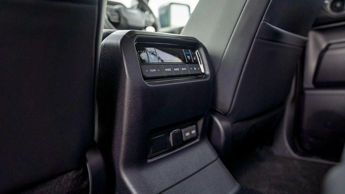 Toyota Prado Adventure Mono Tone 2.4T-9-9