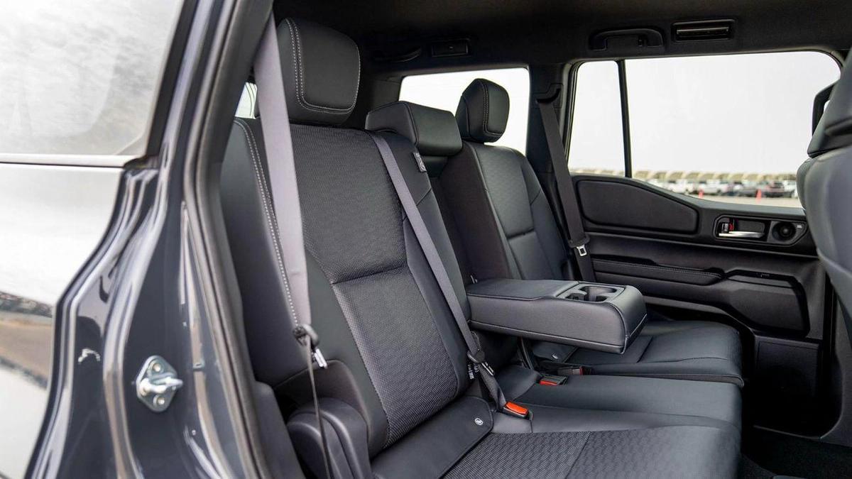 Toyota Prado Adventure Mono Tone 2.4T-13-13