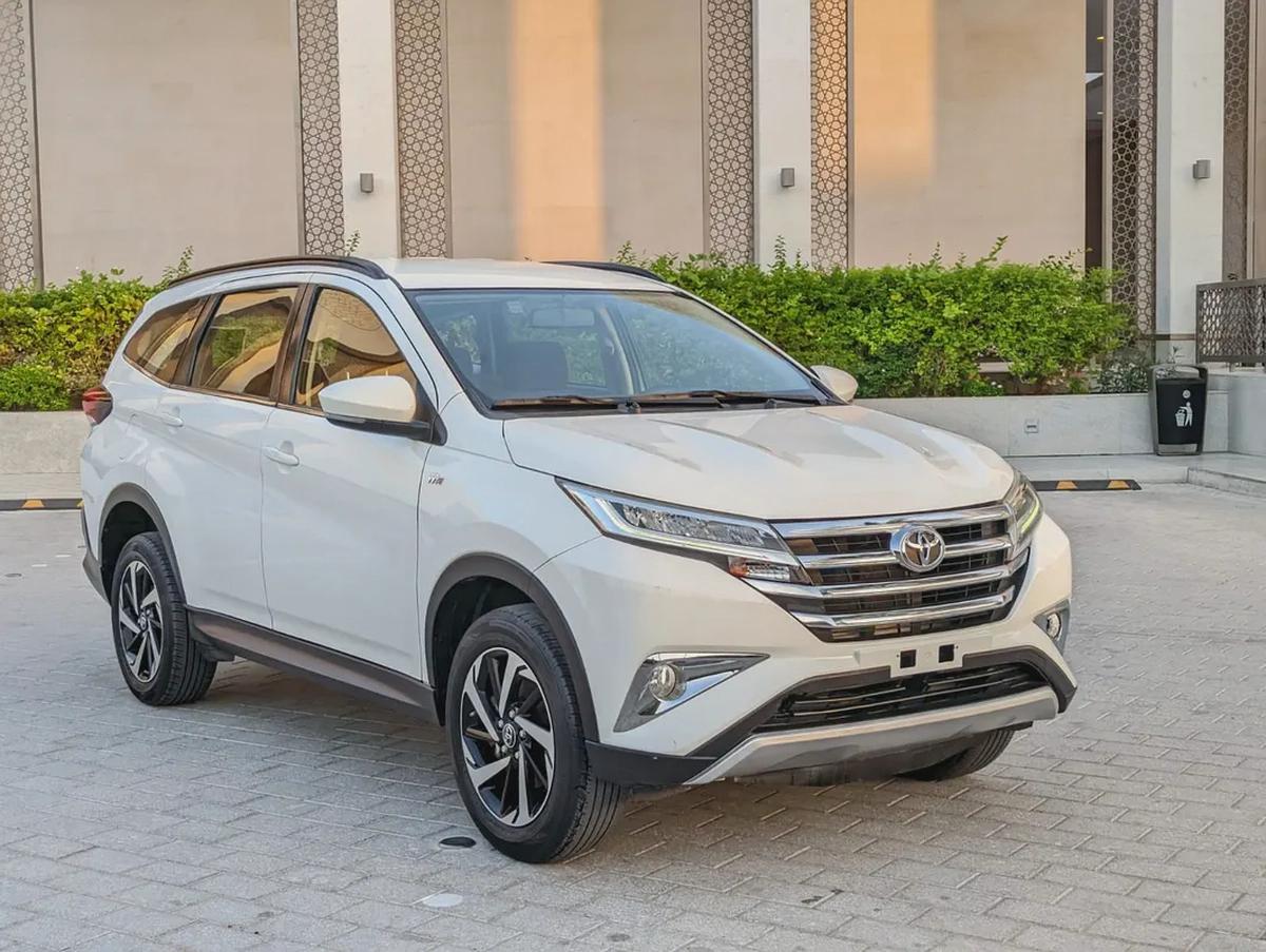 Toyota Rush 2022 GCC EX Prestine Condition Car Low KM Perfect Family 7 Seat SUV-1-1