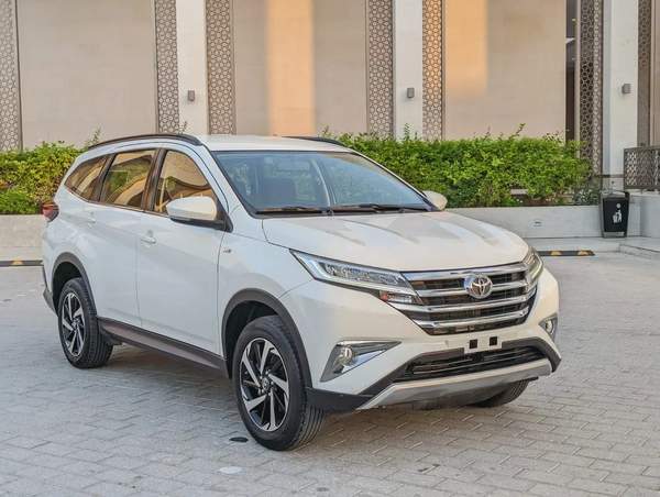 Toyota Rush 2022 GCC EX Prestine Condition Car Low KM Perfect Family 7 Seat SUV