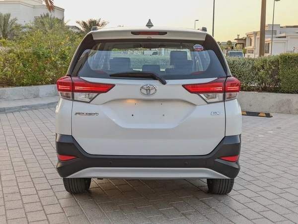 Toyota Rush 2022 GCC EX Prestine Condition Car Low KM Perfect Family 7 Seat SUV