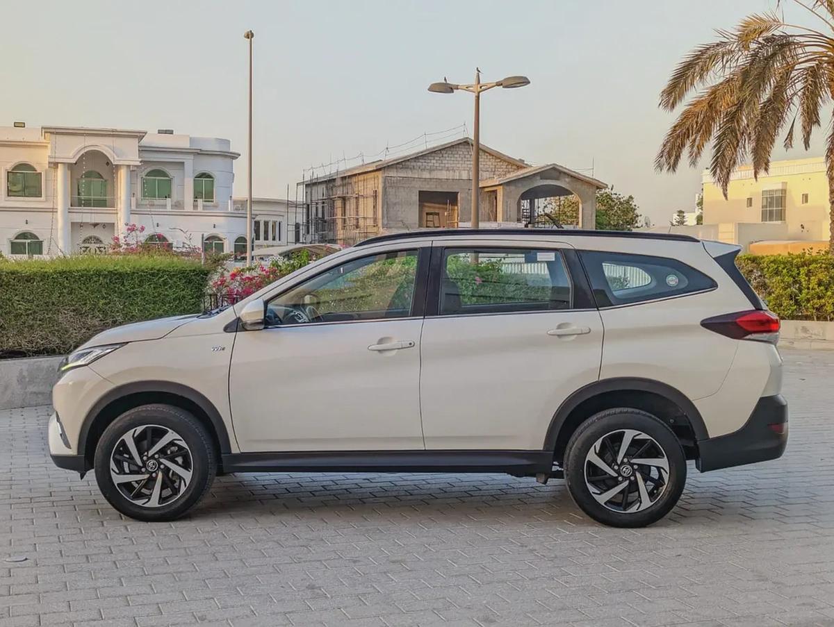 Toyota Rush 2022 GCC EX Prestine Condition Car Low KM Perfect Family 7 Seat SUV-16-16