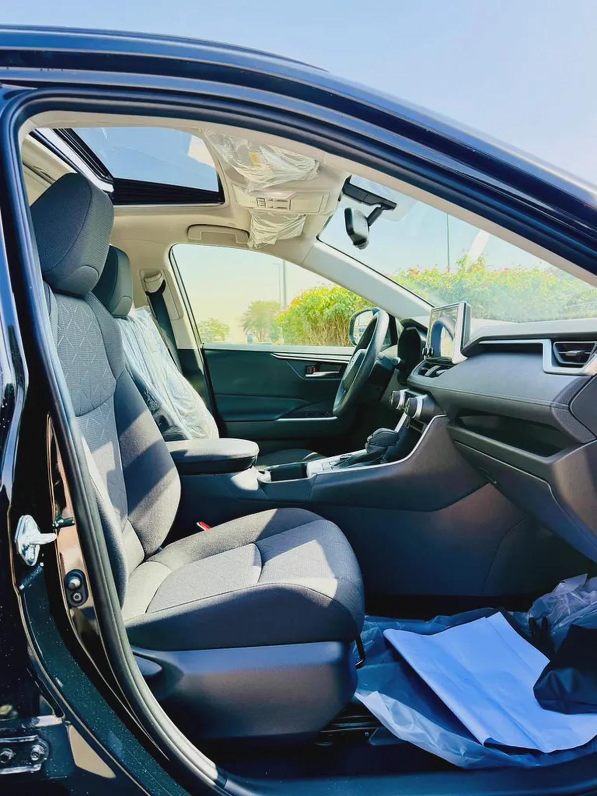 Toyota RAV4 2.5L Hybrid 2025 GCC 0 KM-10-10