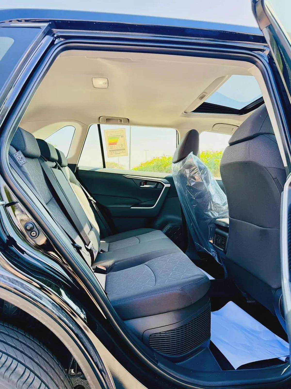 Toyota RAV4 2.5L Hybrid 2025 GCC 0 KM-11-11