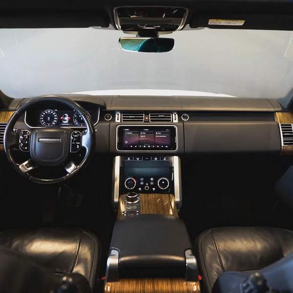 AED 2,682 pm • 0% Downpayment • Range Rover Vogue Supercharged • 1 Year Warranty