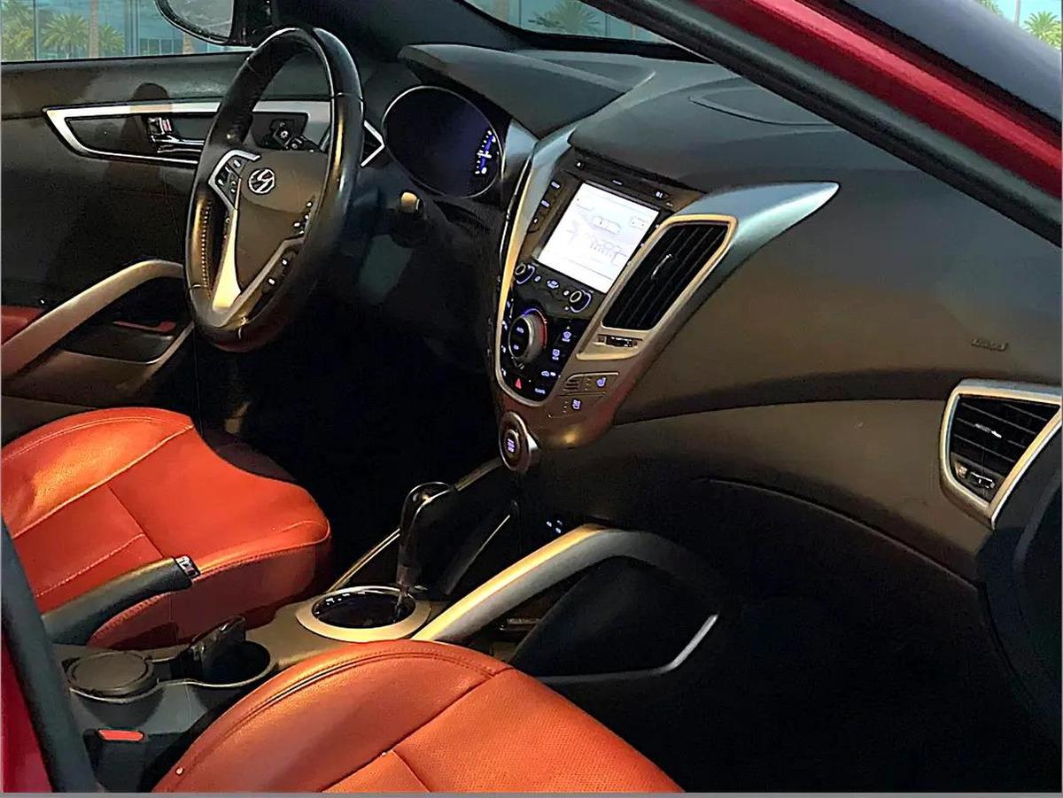HYUNDAI | VELOSTER | GLS | 1.6L |2016 |GCC | EXCELLENT CONDITION-1-1