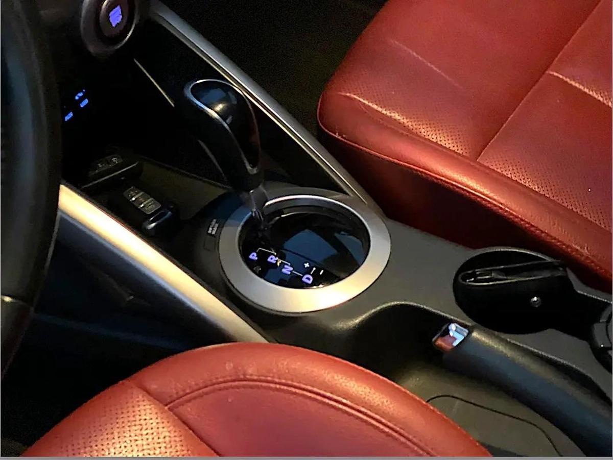 HYUNDAI | VELOSTER | GLS | 1.6L |2016 |GCC | EXCELLENT CONDITION-3-3