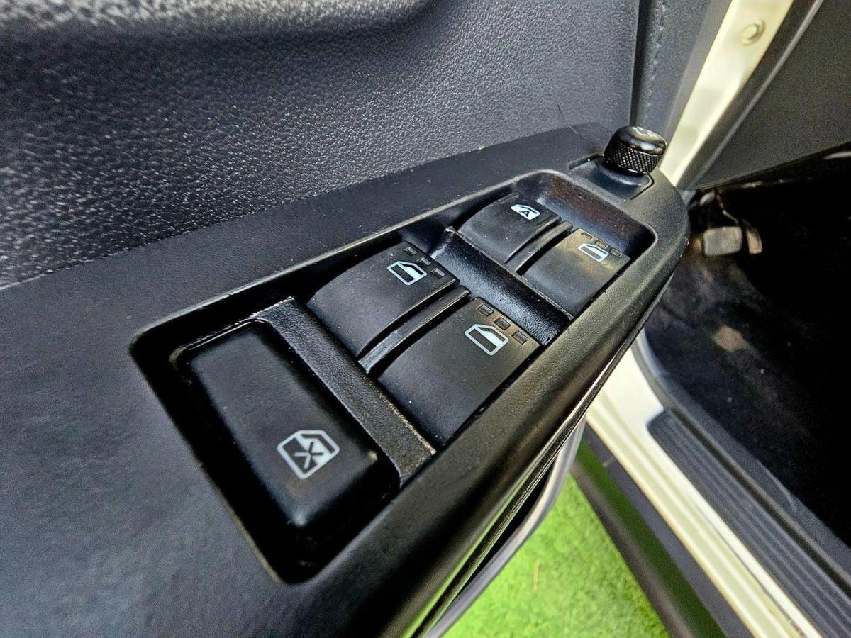 Toyota Rush EX/ PASSENGER 7 SEATS/ LOW MILEAGE-16-16