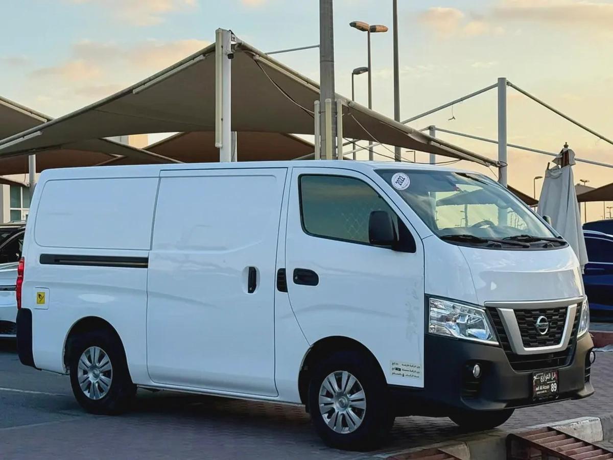 Nissan Urvan Standard 2022 - GCC Specs - Perfect for your Business!-2-2
