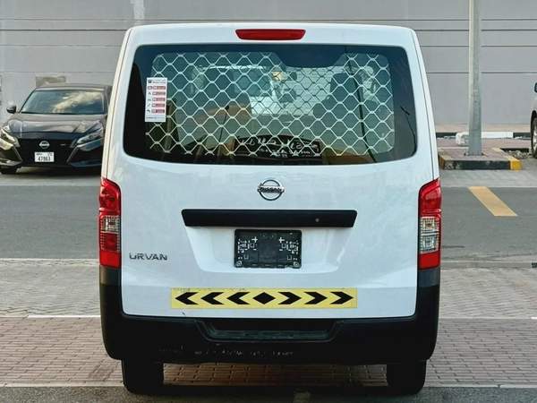 Nissan Urvan Standard 2022 - GCC Specs - Perfect for your Business!
