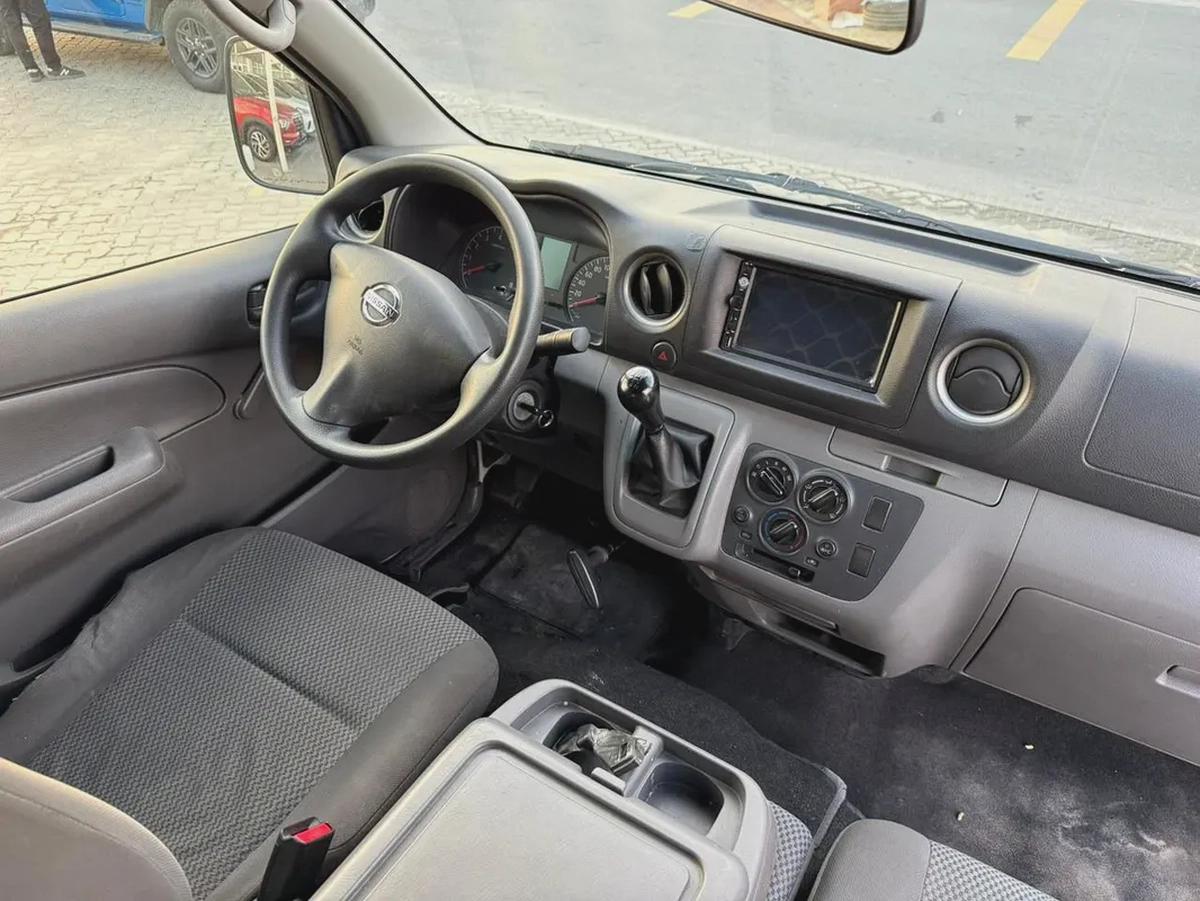 Nissan Urvan Standard 2022 - GCC Specs - Perfect for your Business!-6-6