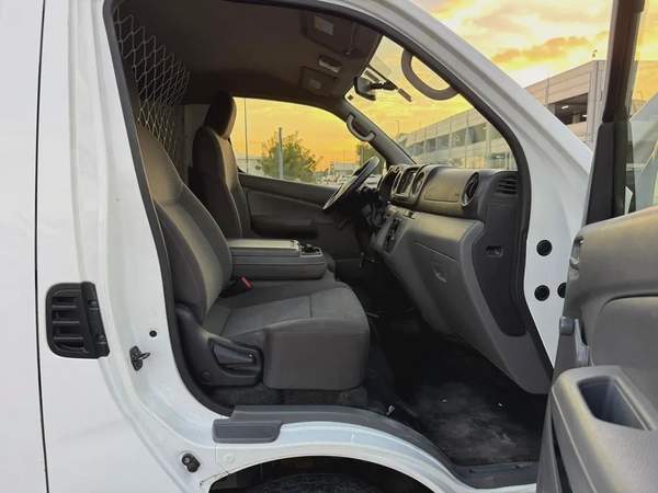 Nissan Urvan Standard 2022 - GCC Specs - Perfect for your Business!