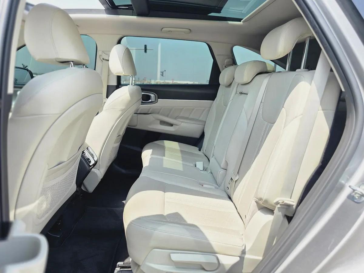2023 Kia Sorento GT-Line, GCC Specs - Excellent Condition-11-11
