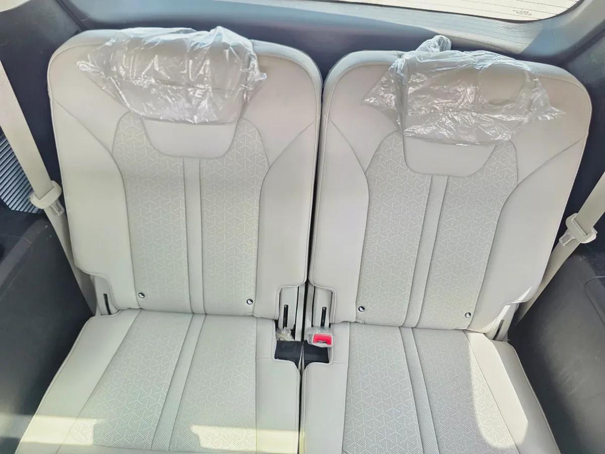 2023 Kia Sorento GT-Line, GCC Specs - Excellent Condition-12-12