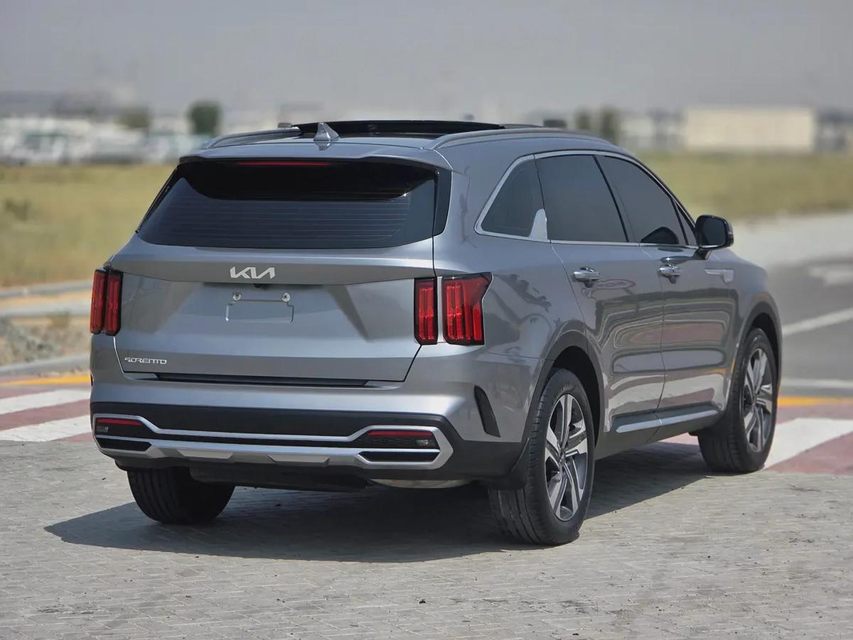 2023 Kia Sorento GT-Line, GCC Specs - Excellent Condition-19-19