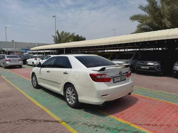 Toyota Aurion Limited 2014 - GCC Specs - Well Maintained