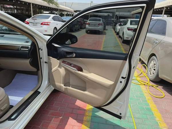 Toyota Aurion Limited 2014 - GCC Specs - Well Maintained