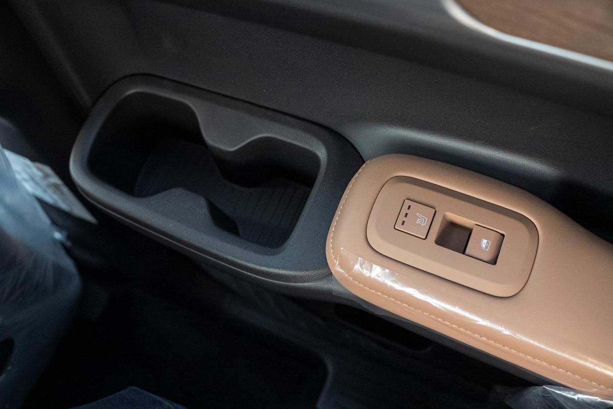 Hyundai Santa Fe Calligraphy 2024 | Luxury 7-Seater | GCC FOR EXPORT-18-18