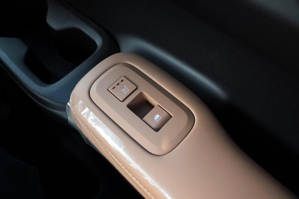 Hyundai Santa Fe Calligraphy 2024 | Luxury 7-Seater | GCC FOR EXPORT-1-1