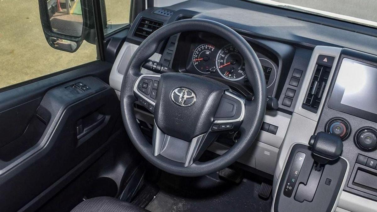 Toyota Hiace High Roof Van 3.5L-5-5