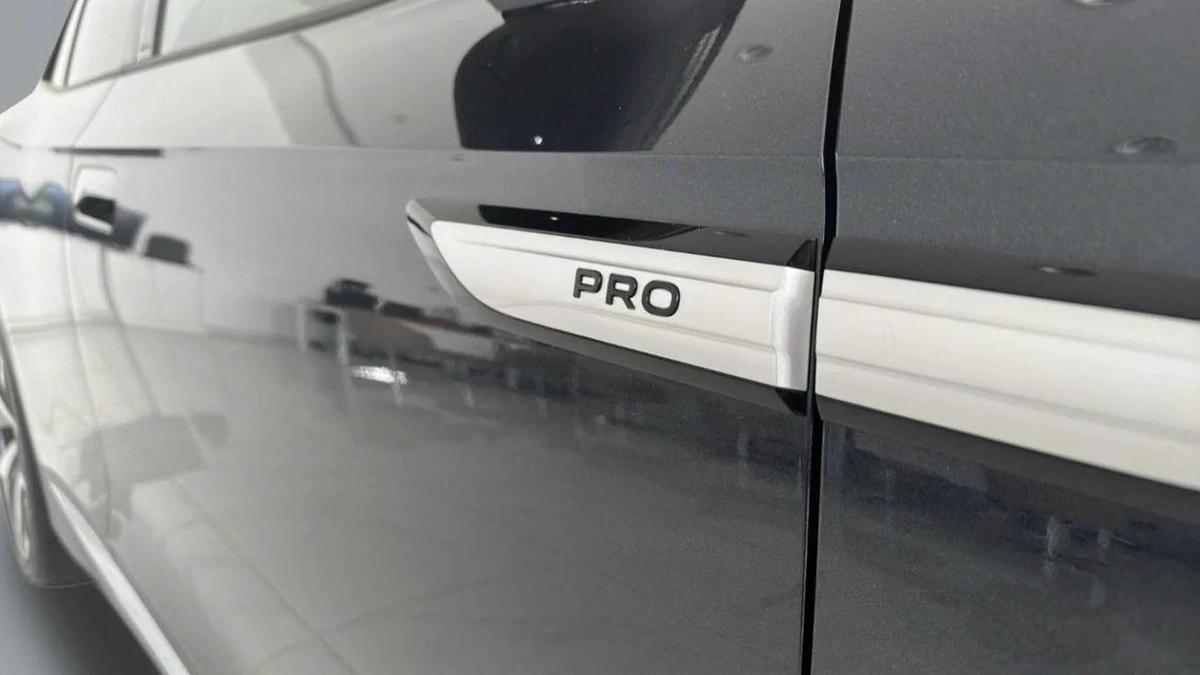 Volkswagen ID.4 2022 Lite Pro - Electrifying the Future, Fully Loaded!-12-12