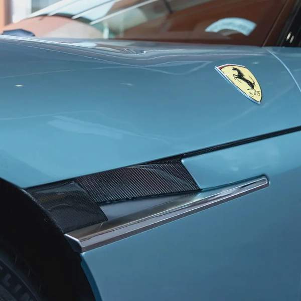 2025 FERRARI 12CILINIDRI ( CARBON BODY KIT ) BRAND NEW