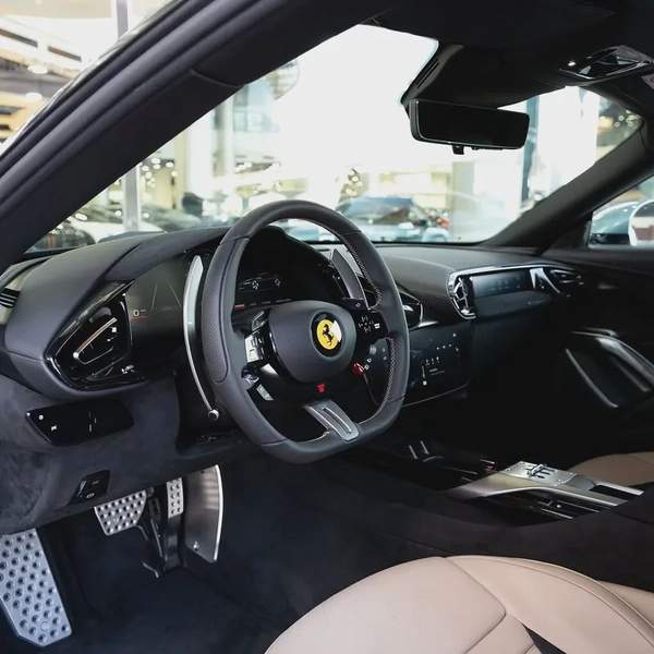 2025 FERRARI 12CILINIDRI ( CARBON BODY KIT ) BRAND NEW
