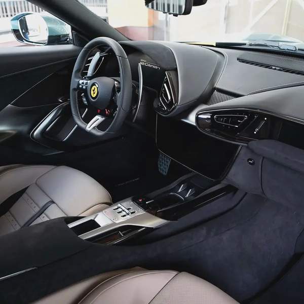 2025 FERRARI 12CILINIDRI ( CARBON BODY KIT ) BRAND NEW