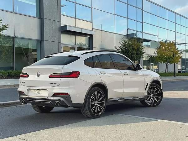 AED 1586 P.M | BMW X4 xDrive30i M Sport 2019 GCC Specs