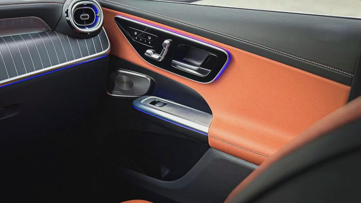 2025 Mercedes-Benz GLC 300 Coupe | 8,000 KMS-9-9