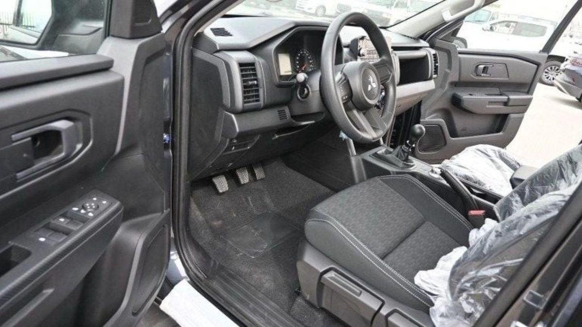 Mitsubishi L200 L200 2.4L MT Petrol 2024-8-8
