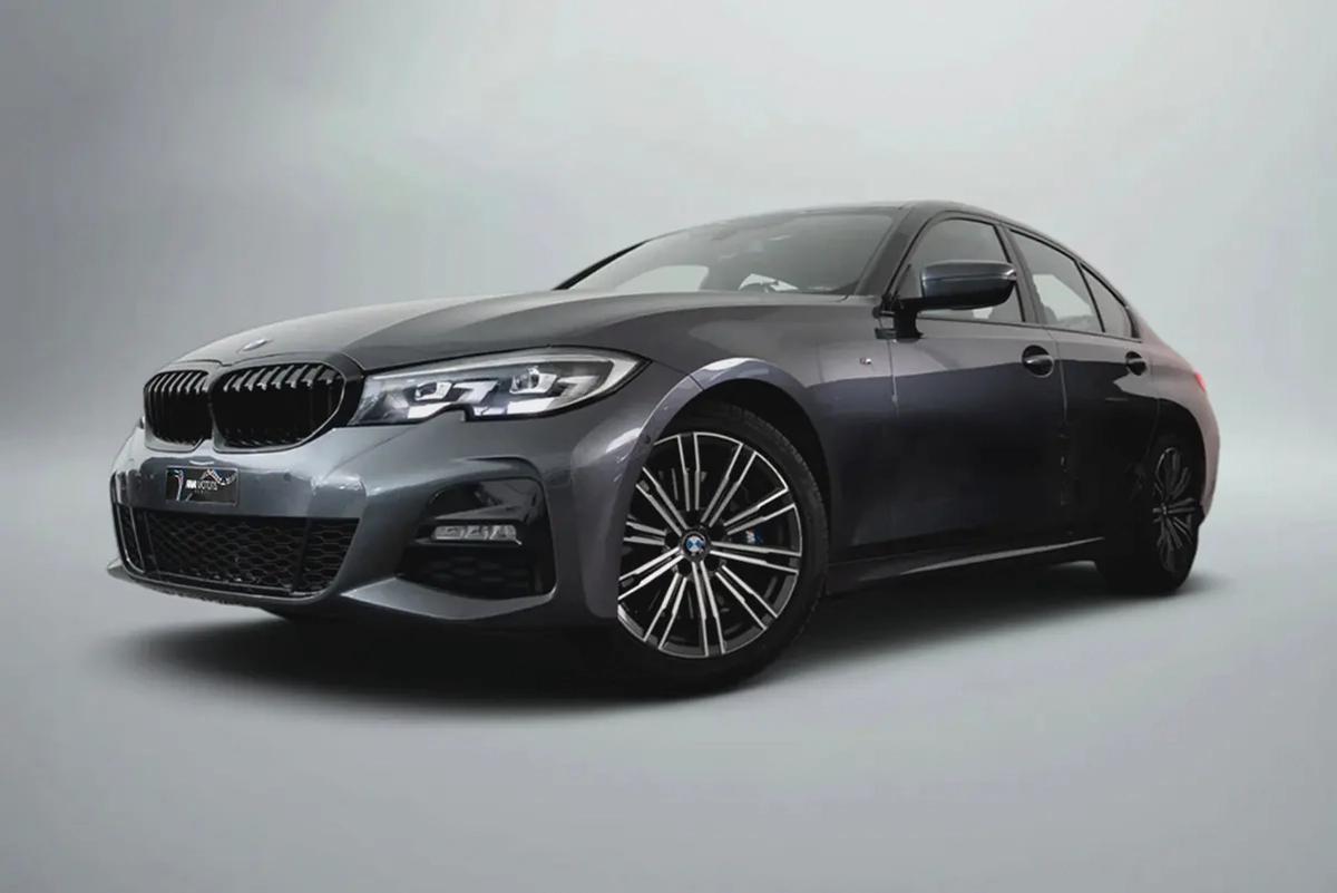 2,187 AED / 60 months | 0% DP | 2019 BMW 330i / Full Service History-4-4