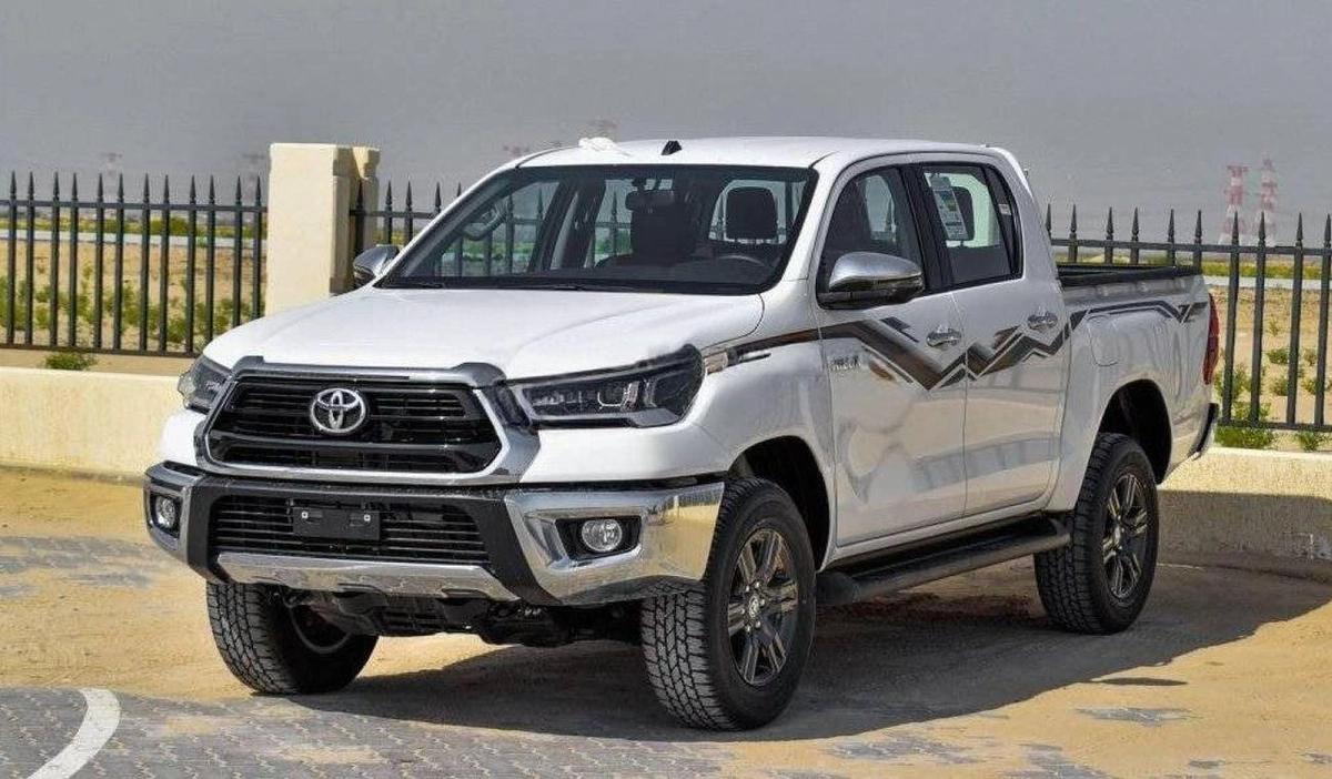 Toyota Hilux TOYOTA HILUX DC 2.7L 4X4 PETROL W/REAR CAMERA A/T MY24 2.7L Petrol 2025-0-0