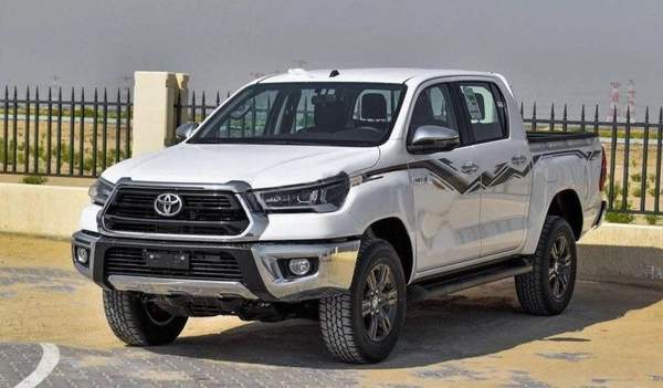 Toyota Hilux TOYOTA HILUX DC 2.7L 4X4 PETROL W/REAR CAMERA A/T MY24 2.7L Petrol 2025