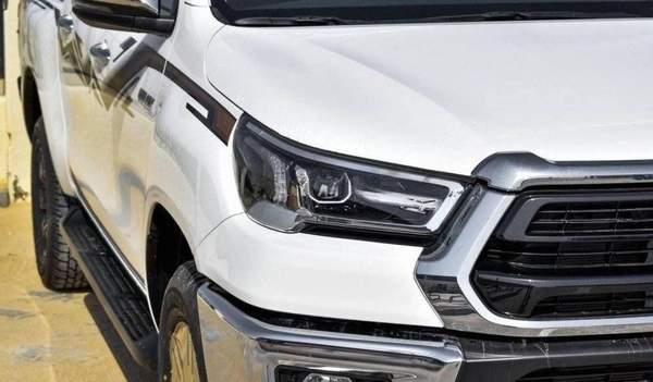 Toyota Hilux TOYOTA HILUX DC 2.7L 4X4 PETROL W/REAR CAMERA A/T MY24 2.7L Petrol 2025