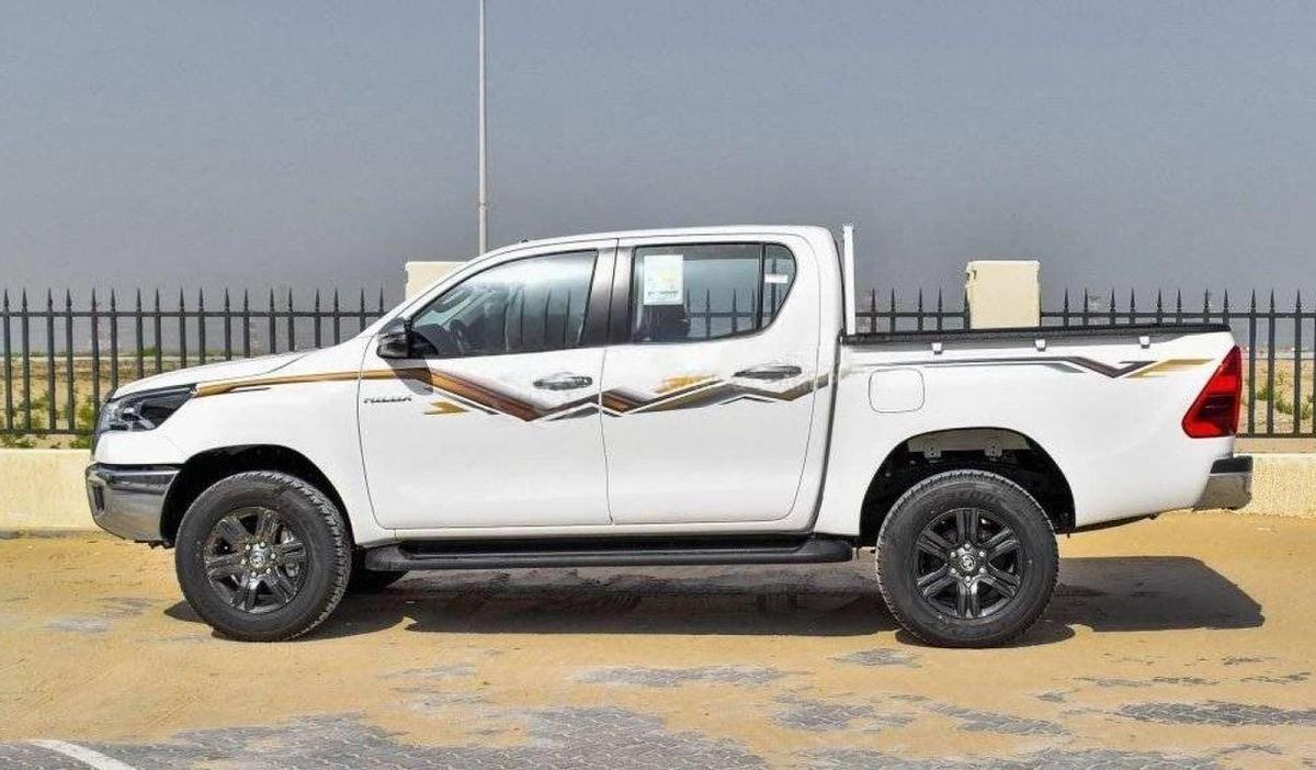 Toyota Hilux TOYOTA HILUX DC 2.7L 4X4 PETROL W/REAR CAMERA A/T MY24 2.7L Petrol 2025-6-6