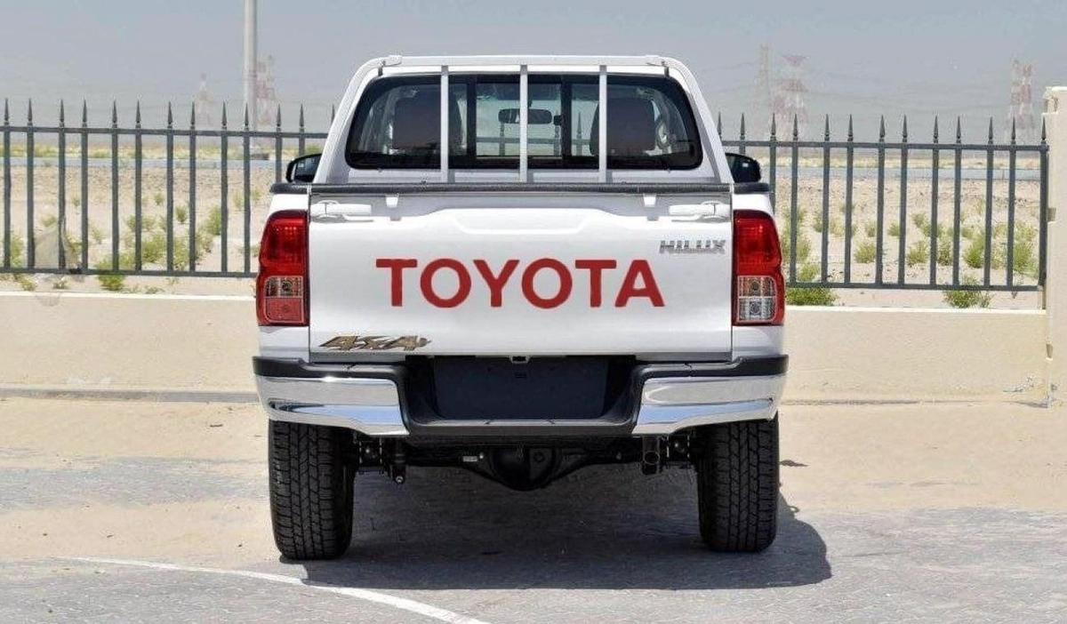 Toyota Hilux TOYOTA HILUX DC 2.7L 4X4 PETROL W/REAR CAMERA A/T MY24 2.7L Petrol 2025-7-7
